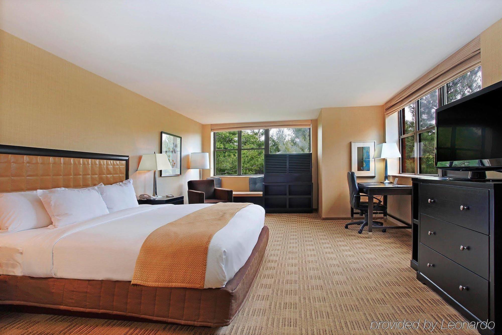 The Saratoga Hilton Hotel Saratoga Springs Room photo