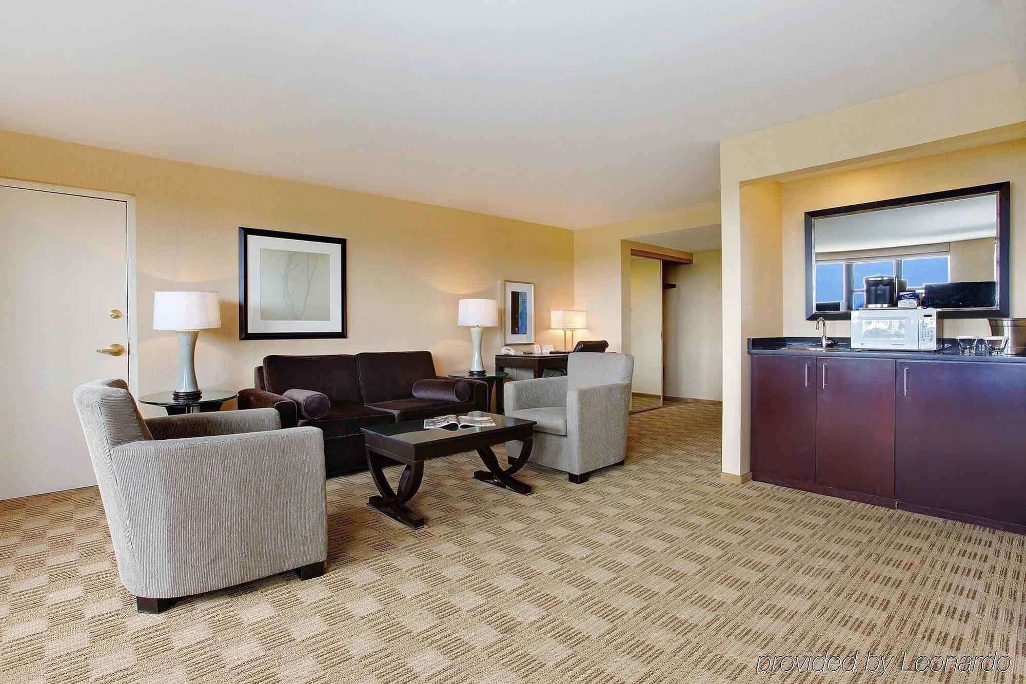 The Saratoga Hilton Hotel Saratoga Springs Room photo